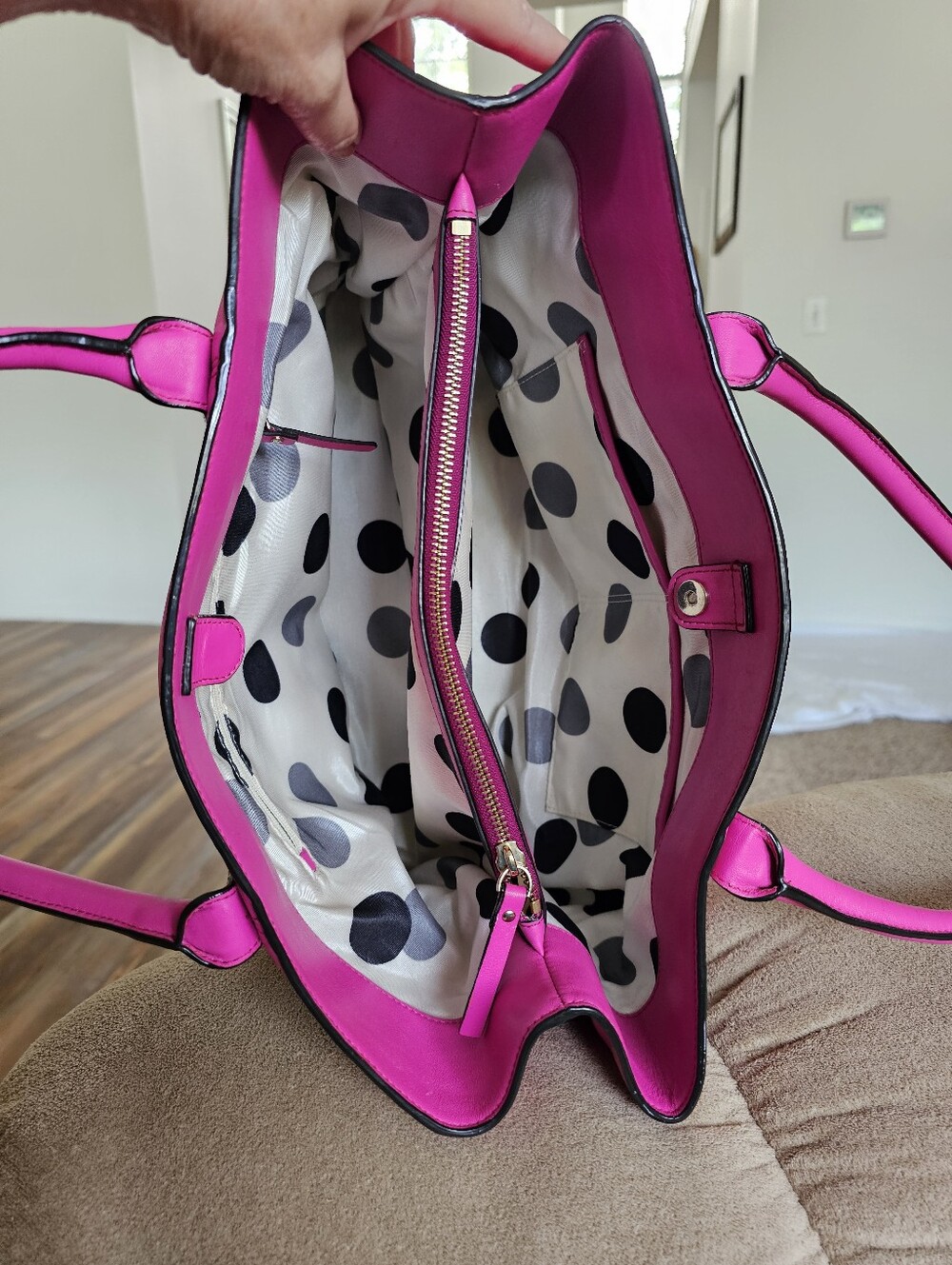Kate Spade Rosa Mount Pink Leather Tote with Black Trim and Patent Leather Bow - Picture 8 of 16